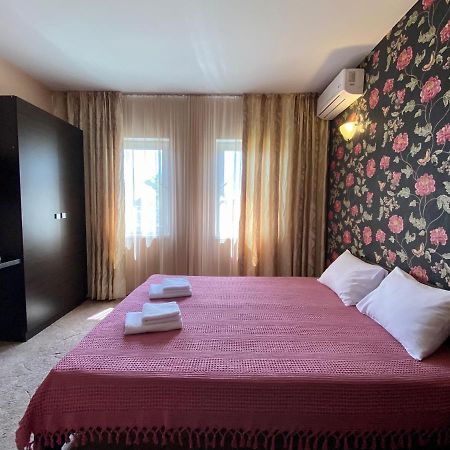 Gosti Hotell Odessa Exteriör bild