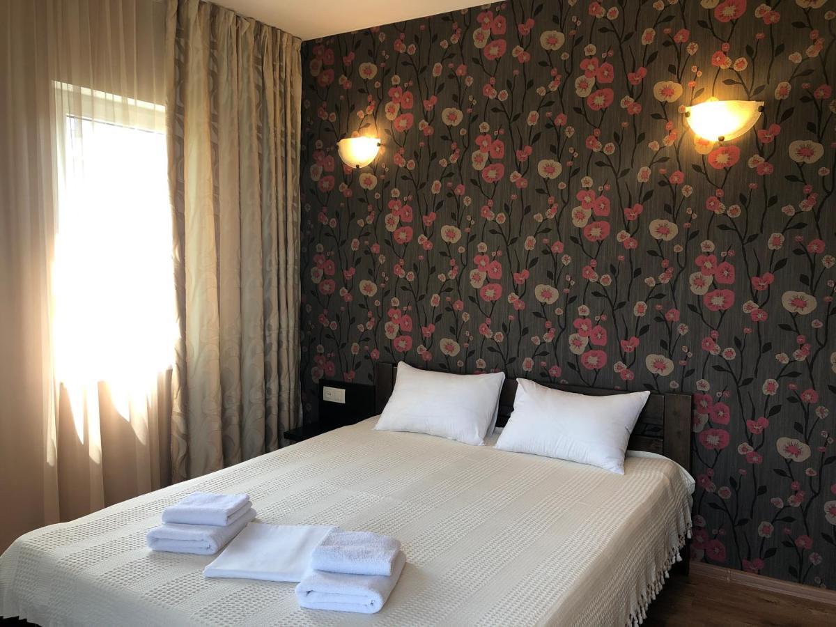 Gosti Hotell Odessa Exteriör bild