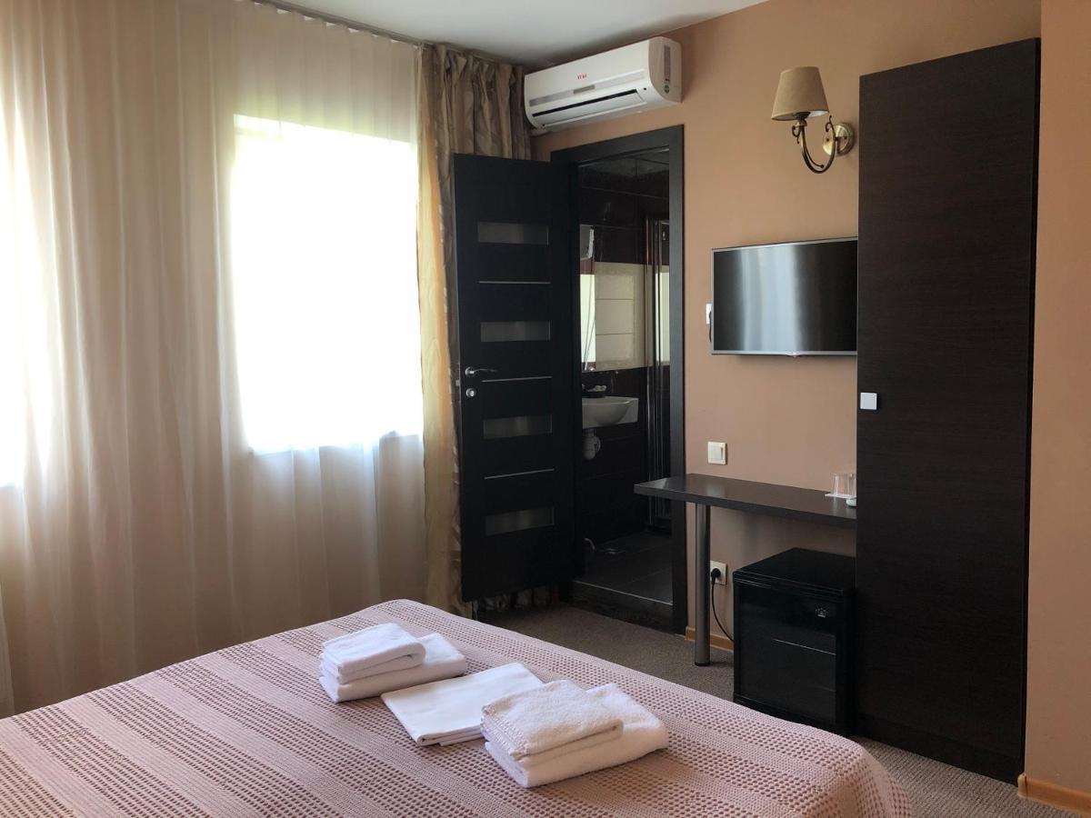 Gosti Hotell Odessa Exteriör bild