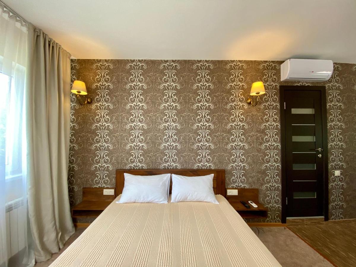 Gosti Hotell Odessa Exteriör bild