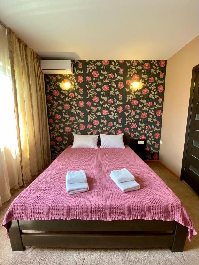 Gosti Hotell Odessa Exteriör bild