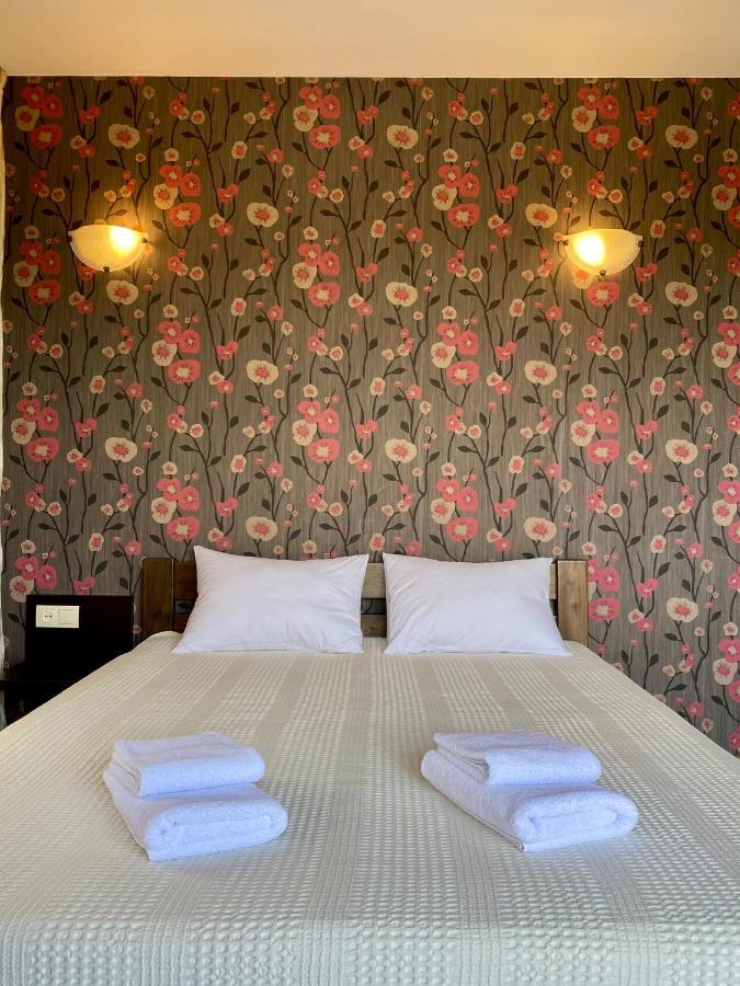 Gosti Hotell Odessa Exteriör bild